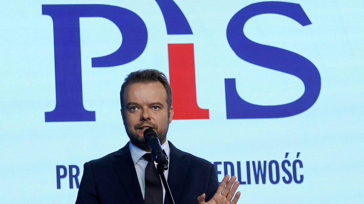 PiS podjął decyzję ws. zakazu stowarzyszeń. Ich członkowie mają siedem dni