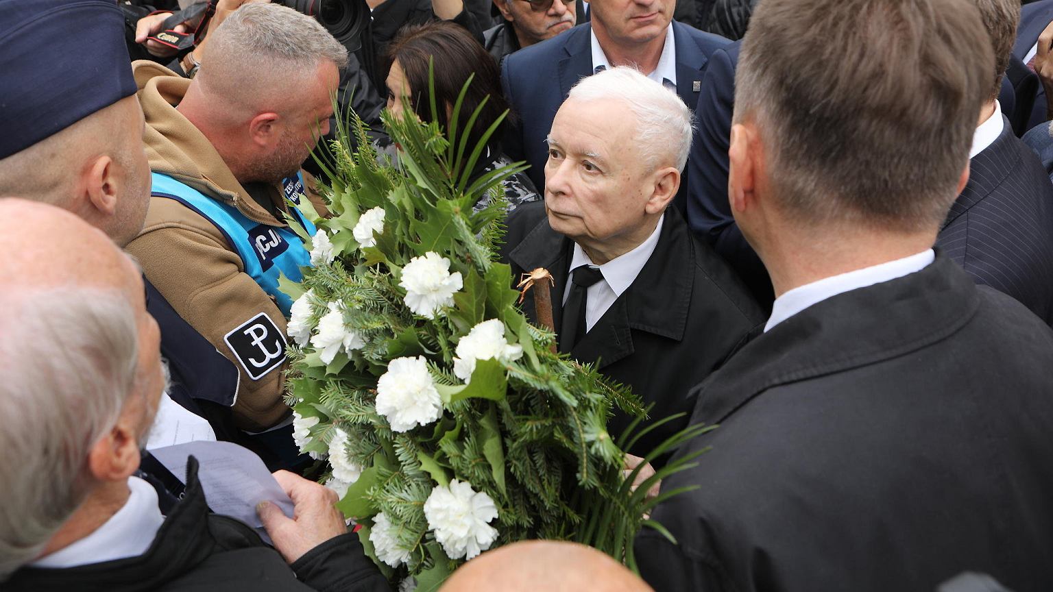 "Policja jest apolityczna". Służby reagują na awanturę z Kaczyńskim