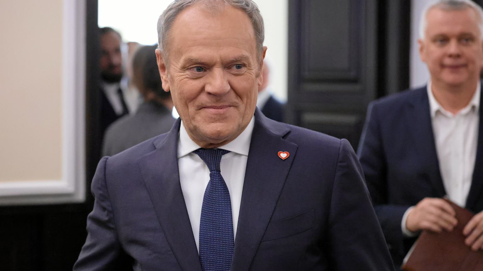 Nowy sondaż partyjny. KO utrzyma się u władzy? Potrzebuje jednego koalicjanta