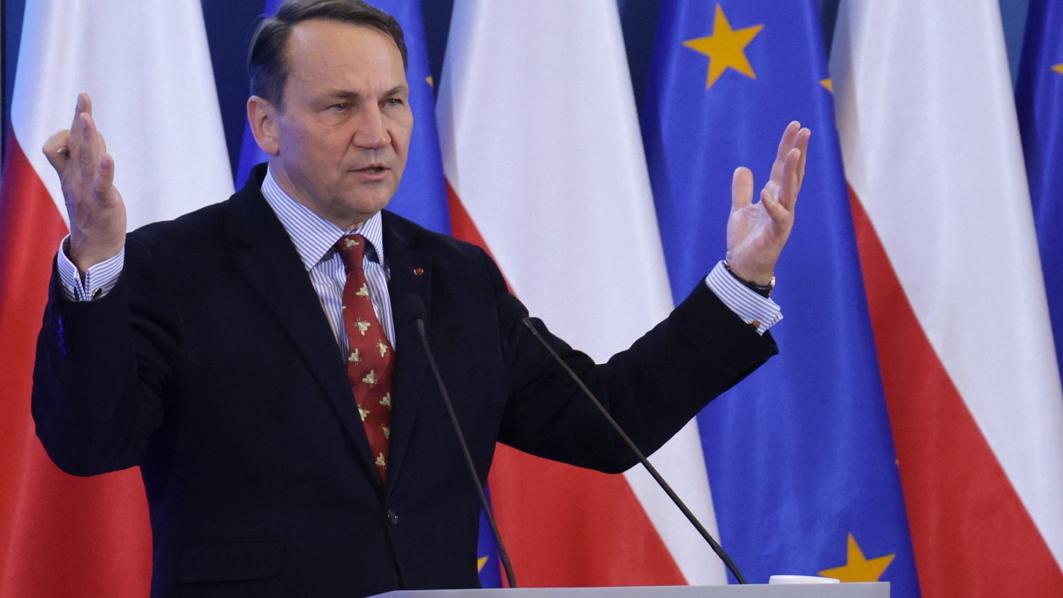 Sikorski ma radę dla Nawrockiego. Chodzi o obietnicę Trumpa
