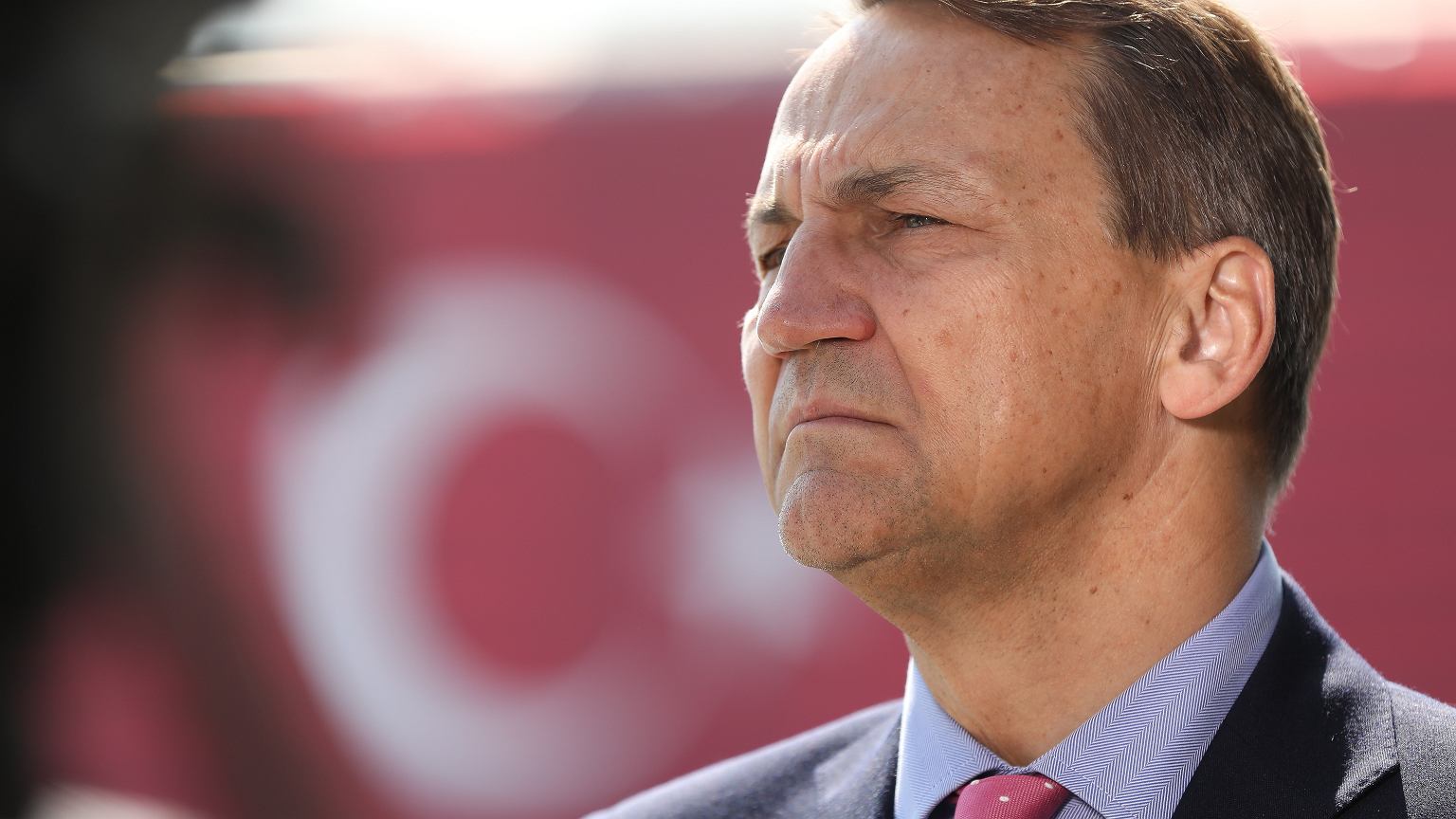 Sikorski ostrzega: Putin może planować prowokację z użyciem ukraińskich dronów. "Jest zdesperowany"