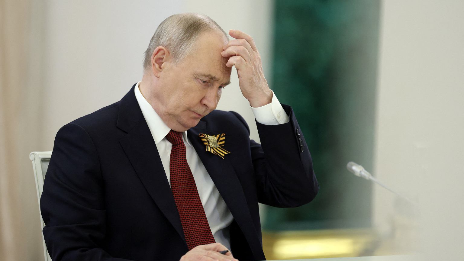 Spisek w otoczeniu Putina? "Podsycanie paranoi wśród rosyjskiej elity" vs. realny scenariusz