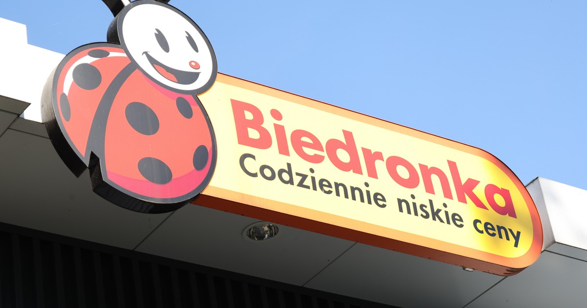 Gigantyczny „dom jednorodzinny” staje się Biedronką. Mieszkańcy protestują